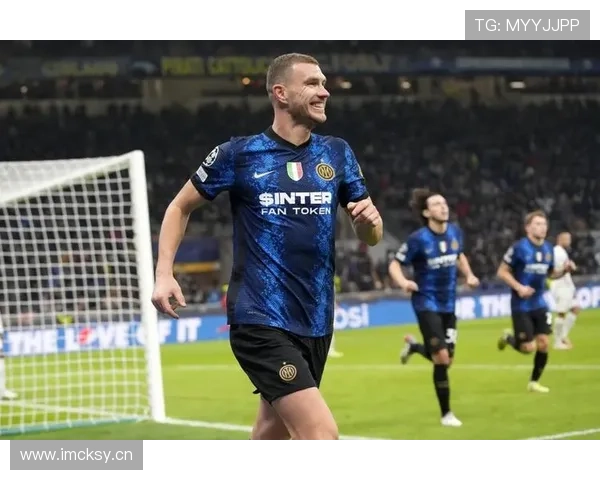 哲科与伊布在同赛季中前卫角色转移形成分散射门趋势