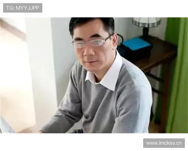 卢玉菲赛后合照里那块表把我震懵了，我这一年工资都比不上