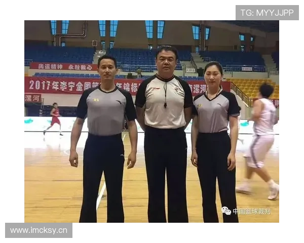 新手指南：什么是篮球底线规则？裁判如何准确判定？